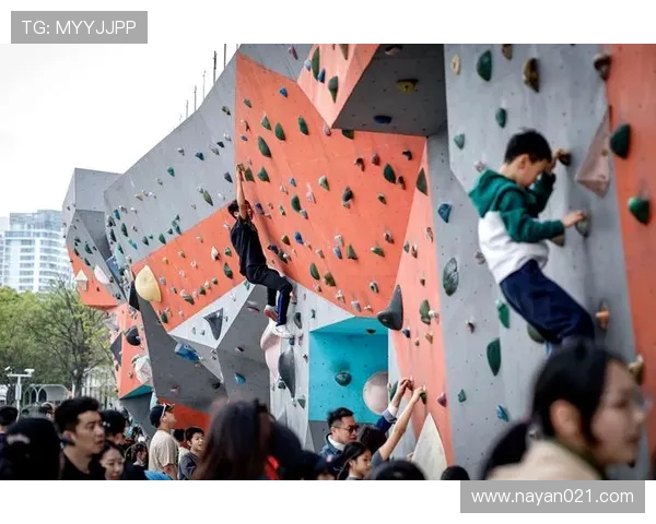 上海极限运动队在世界攀岩锦标赛中的团队协作表现分析与点评