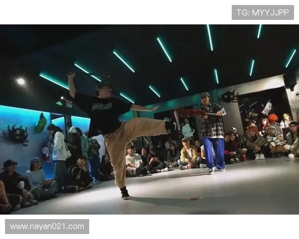 成都街舞队与杭州街舞队的速度较量赛后分析与精彩回顾