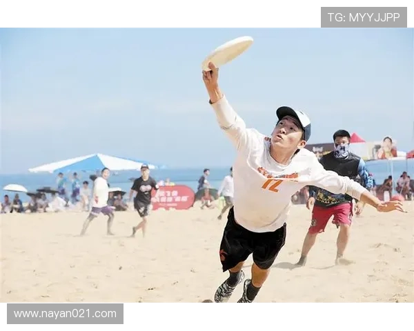 成都飞盘队与南京飞盘队赛后复盘分析比赛节奏与战术对决