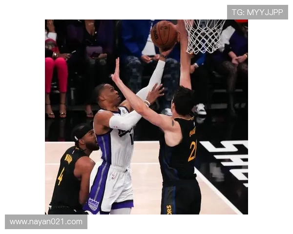 布鲁克洛佩斯的篮球旅程与成就解析：从新秀到明星的蜕变之路