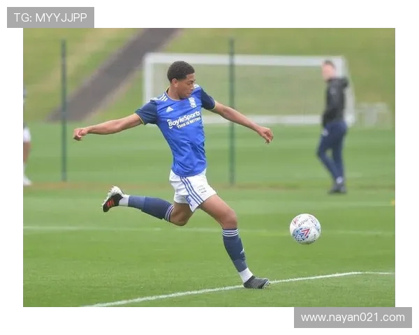 贝林厄姆崛起之路:从青训小将到世界足球新星的华丽转身 贝林厄姆崛起之路:从青训小将到世界足球新星的华丽转身