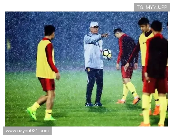 顿矿工与门兴对决展现足球魅力激烈竞争引发球迷热情期待